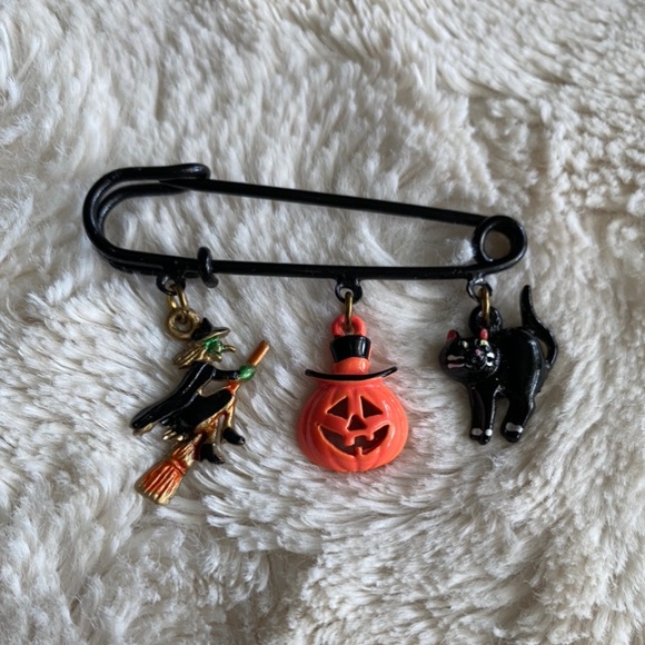 Halloween Charm Pin Brooch - Picture 5 of 7